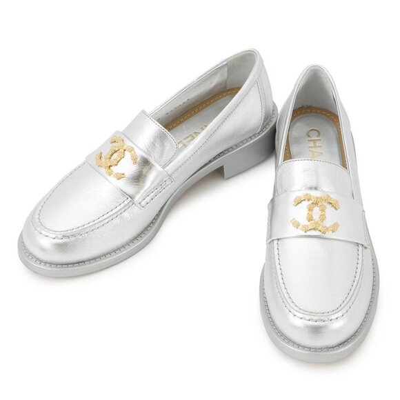 CHANEL CC logo loafers Size 37C Leather Silver - Picture 1 of 16